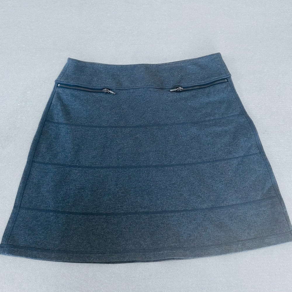 Athleta Strata A-line knit pull on skirt, size M; Excellent pre-owned condition - Picture 2 of 4